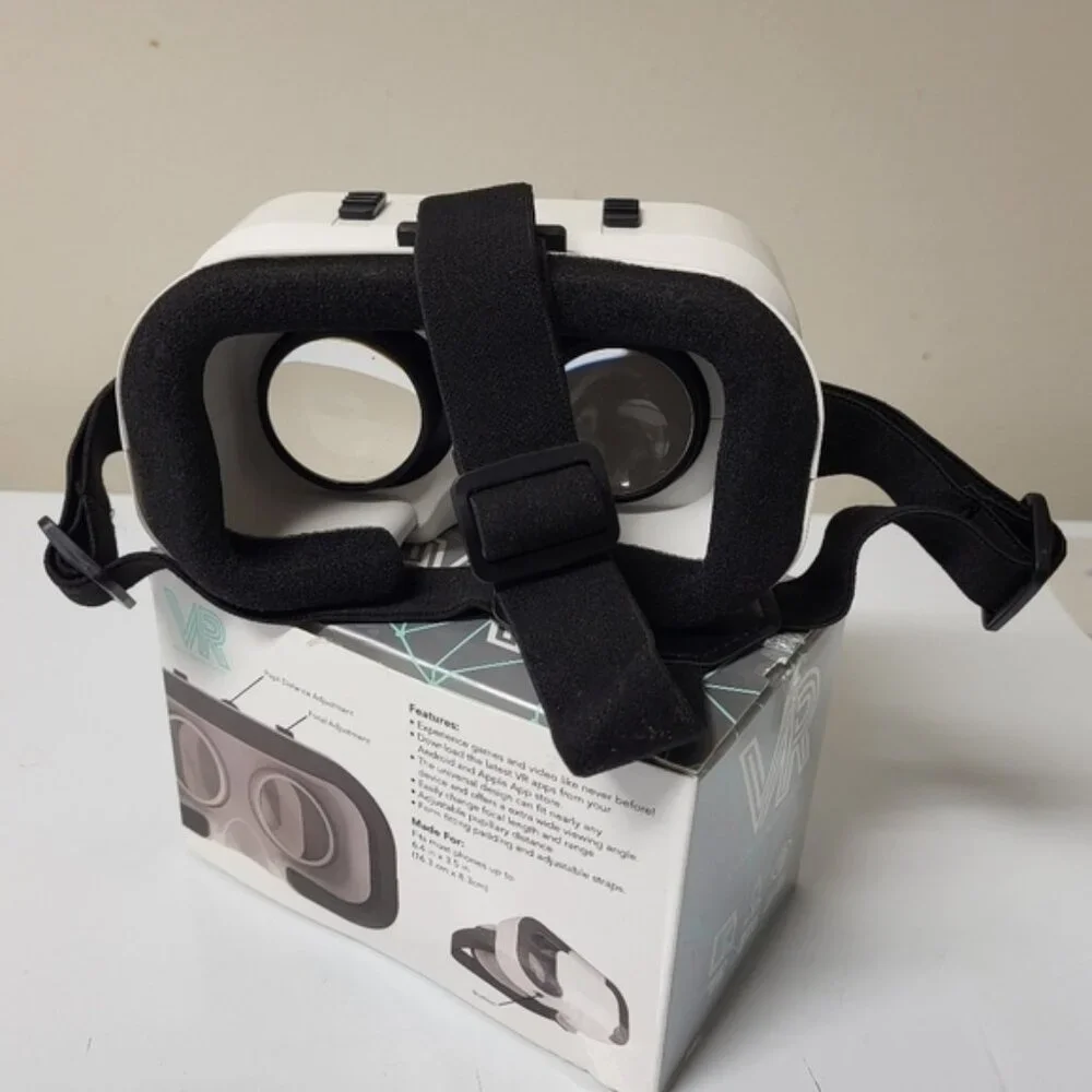 Virtual Reality Headse VR new in box ??